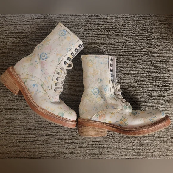 NWOB Free People Santa Fe Combat Boot in floral ecru - Picture 4 of 13